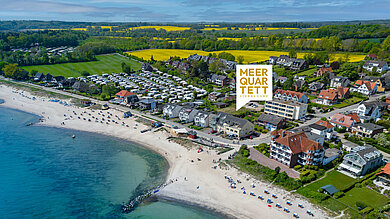 Luftbild mit Lagmarkierung für das „Meerquartett“ in Sierksdorf an der Ostsee